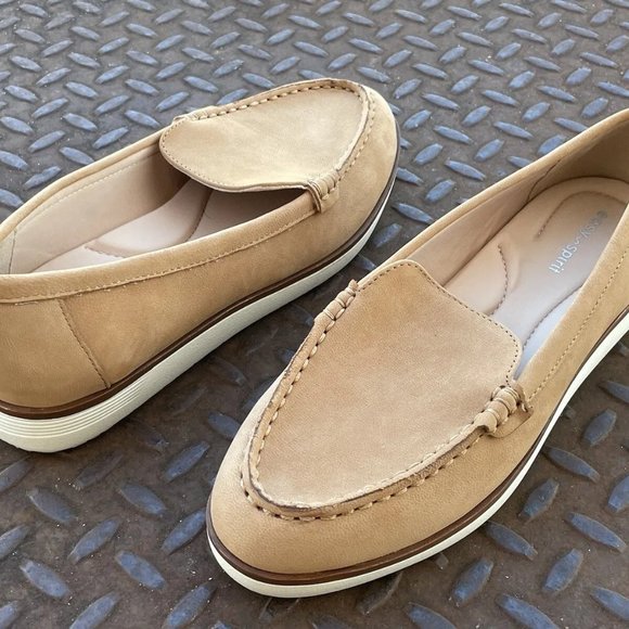 Easy Spirit Women Shown Tan Leather Upper Flat Loafer Slip On Size 6.5M - Picture 10 of 10